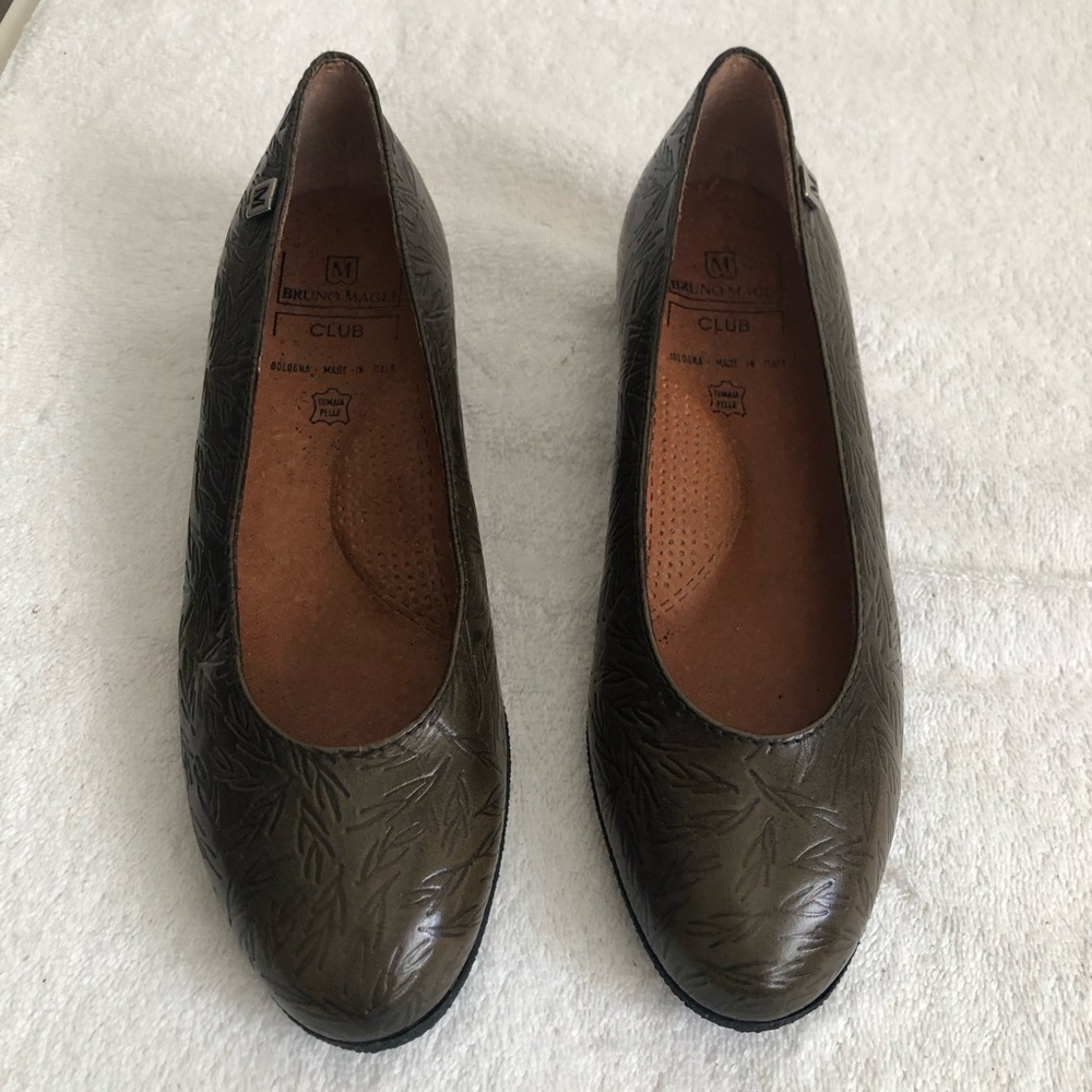 M Bruno Magli Club dress up flat shoes